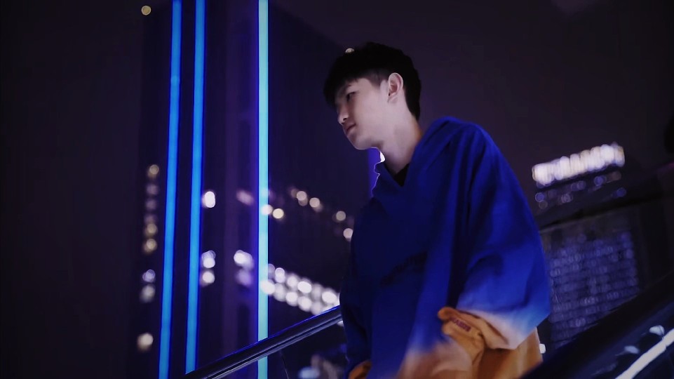 他的队友们